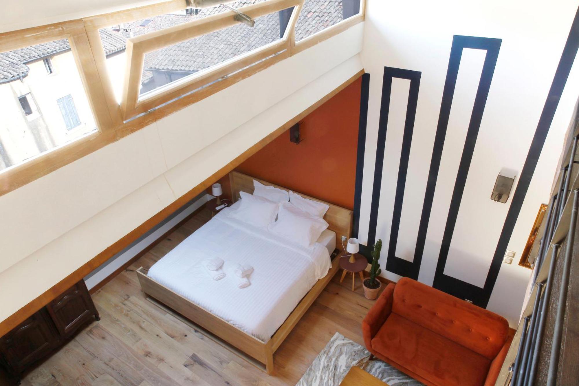La Maison D'En Bas Des Seigneurs Cucuron Bagian luar foto