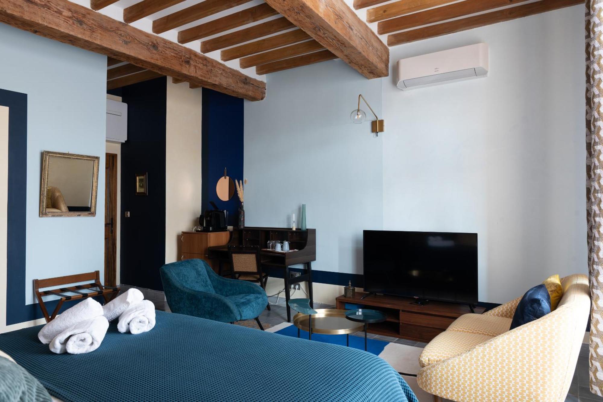 La Maison D'En Bas Des Seigneurs Cucuron Ruang foto