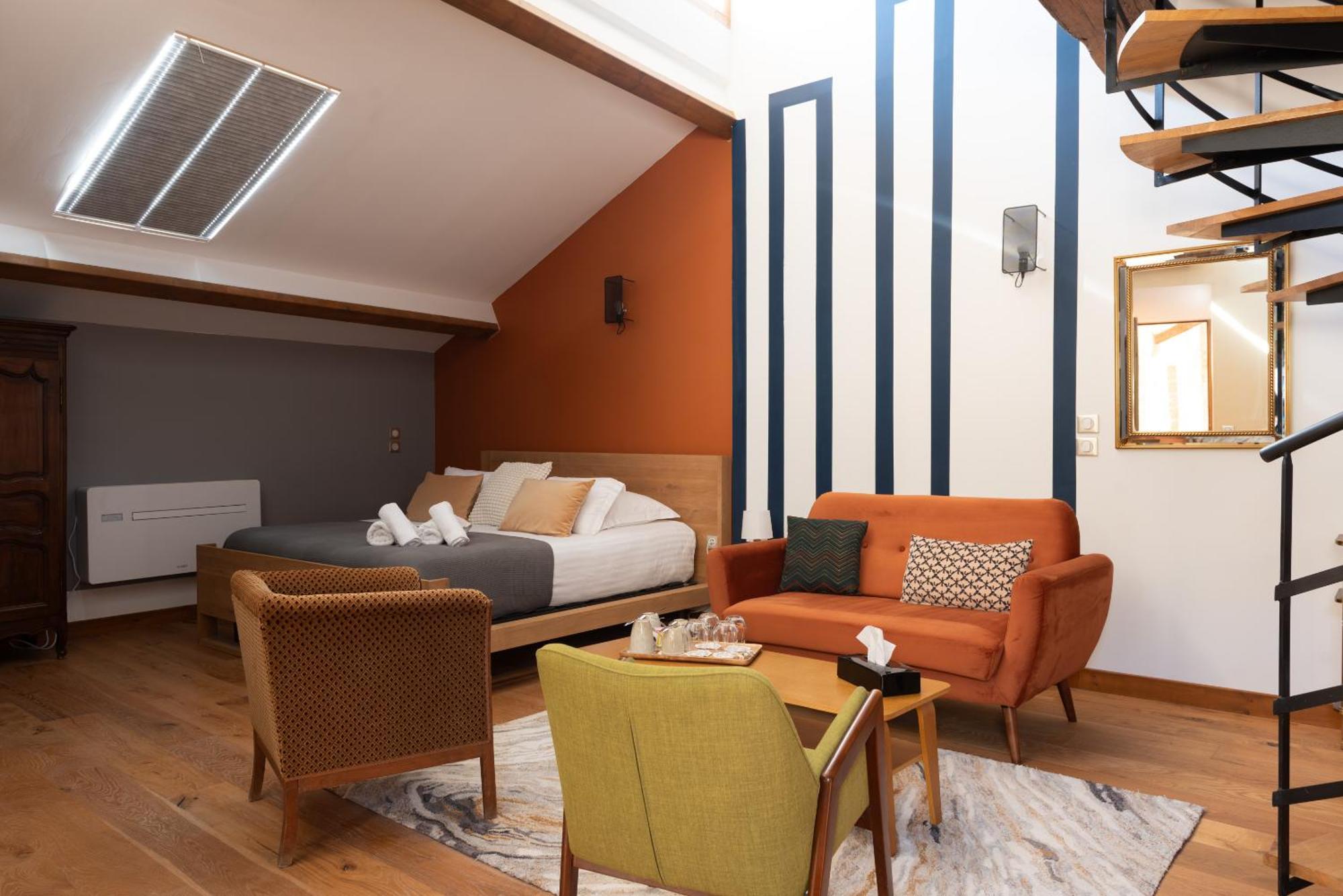 La Maison D'En Bas Des Seigneurs Cucuron Ruang foto
