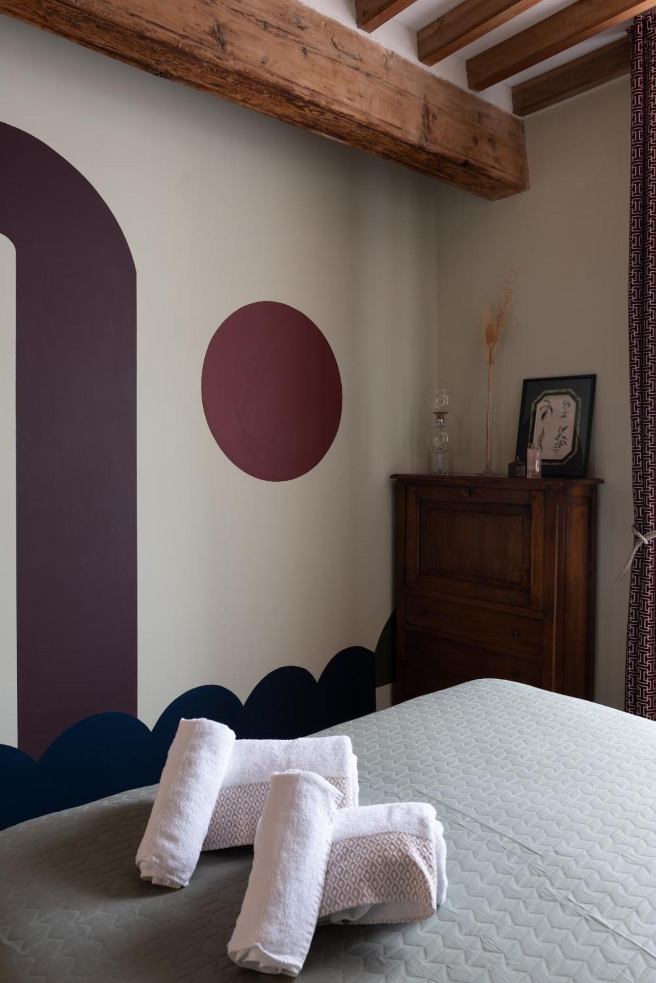 La Maison D'En Bas Des Seigneurs Cucuron Ruang foto