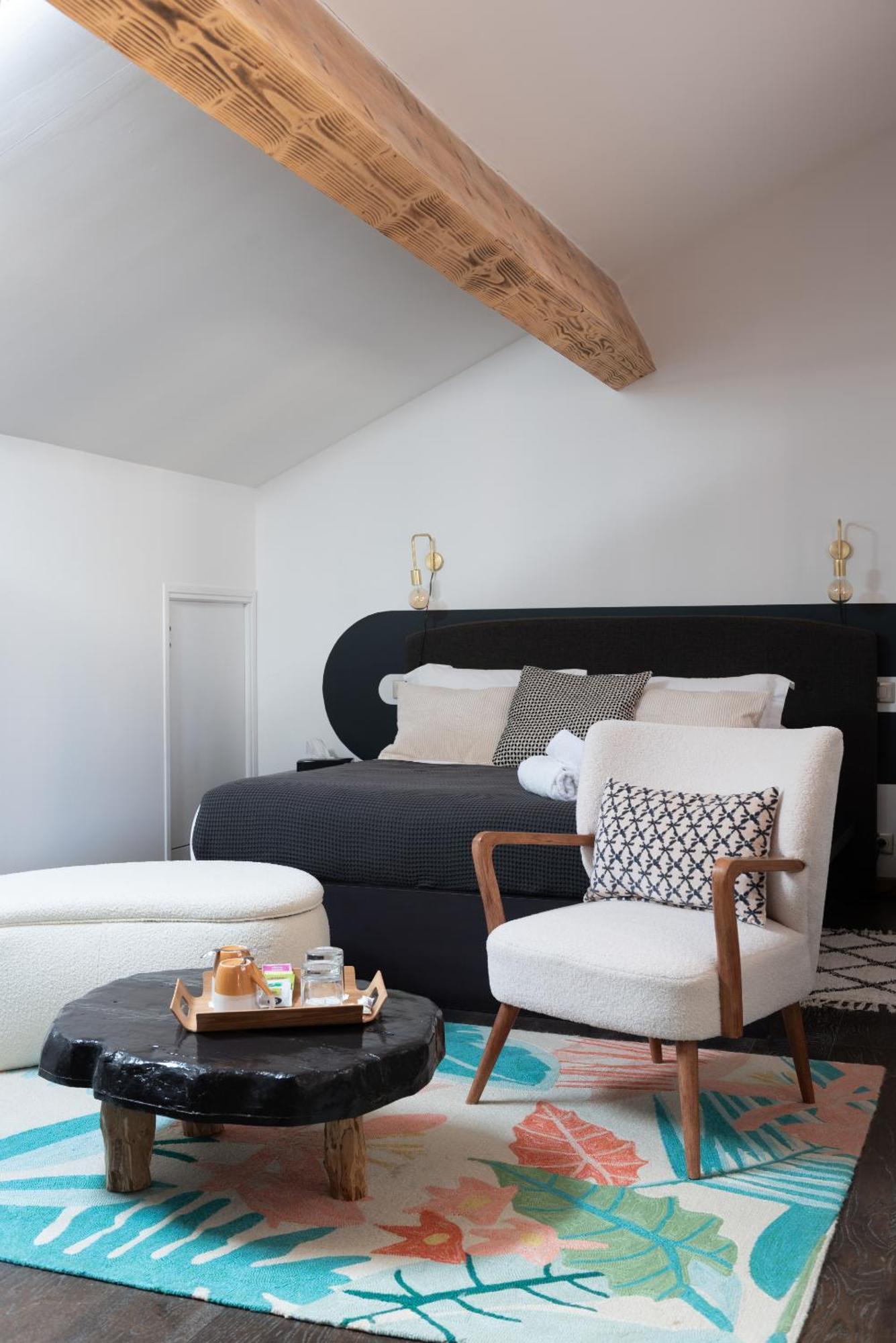 La Maison D'En Bas Des Seigneurs Cucuron Ruang foto